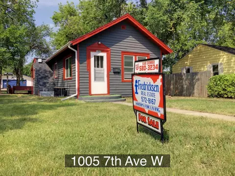 1005 7th Ave W, Williston, ND 58801 photo 1