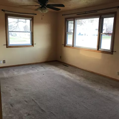 923 Broadway W, Williston, ND 58801 photo 4