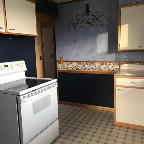 923 Broadway W, Williston, ND 58801 photo 8