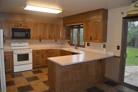 3804 University, Williston, ND 58801 photo 2