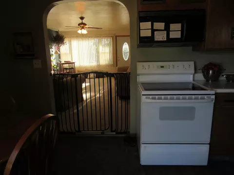 1305 3rd Ave W, Williston, ND 58801 photo 9