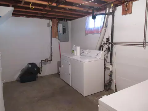 1305 3rd Ave W, Williston, ND 58801 photo 22
