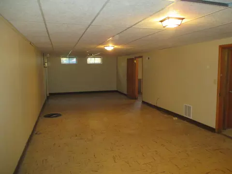 405 Hillside Ct, Williston, ND 58801 photo 14