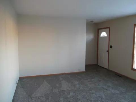 405 Hillside Ct, Williston, ND 58801 photo 7