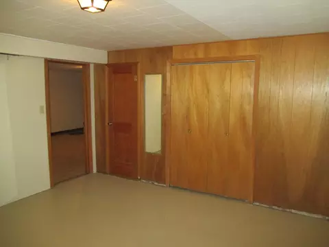 405 Hillside Ct, Williston, ND 58801 photo 16