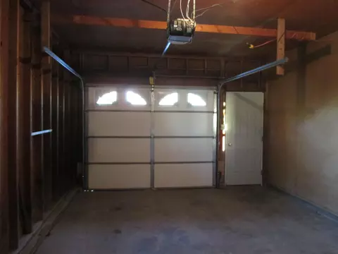 405 Hillside Ct, Williston, ND 58801 photo 28