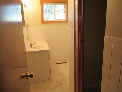 405 Hillside Ct, Williston, ND 58801 photo 10