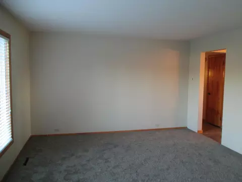 405 Hillside Ct, Williston, ND 58801 photo 8