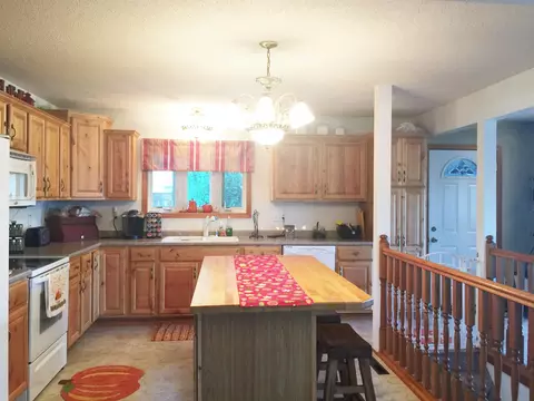 807 15th St W, Williston, ND 58801 photo 9