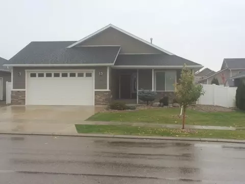 2006 23rd St W, Williston, ND 58801 photo 1