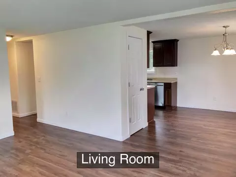 1924 9th Ave W, Williston, ND 58801 photo 3