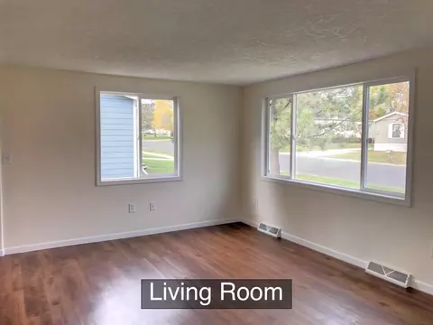 1924 9th Ave W, Williston, ND 58801 photo 2