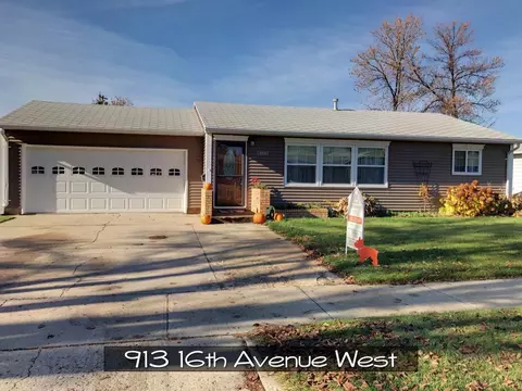 913 16th Ave W, Williston, ND 58801 photo 1