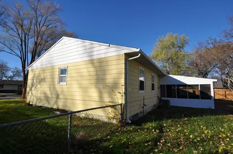 502 17th Ave W, Williston, ND 58801 photo 3