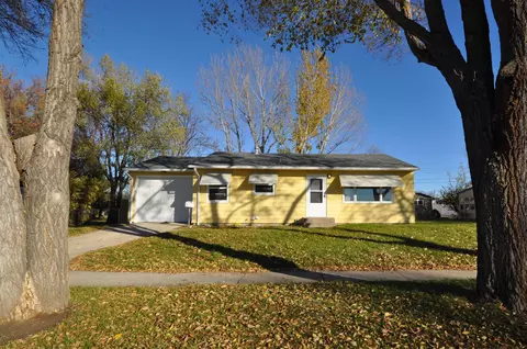 502 17th Ave W, Williston, ND 58801 photo 1