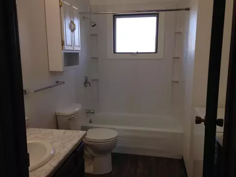 1006 13 Th Ave W, Williston, ND 58801 photo 2