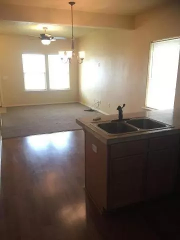 1713 Bison Dr, Williston, ND 58801 photo 3