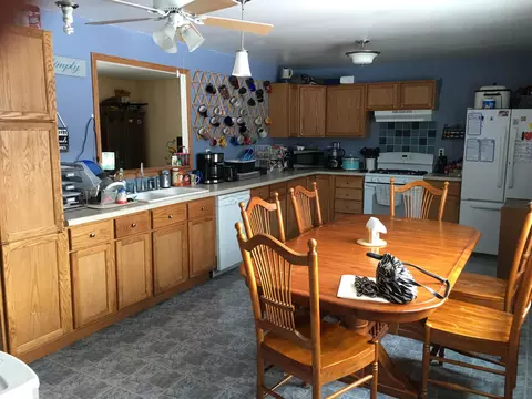 807 19th St W, Williston, ND 58801 photo 3