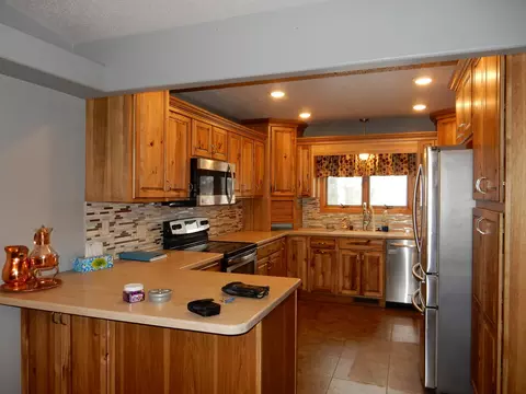 2113 12th Ave W, Williston, ND 58801 photo 6