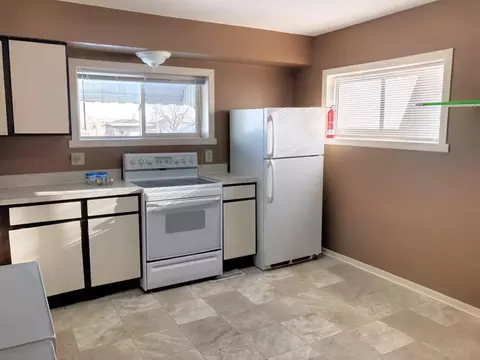 400 University Ave, Williston, ND 58801 photo 3