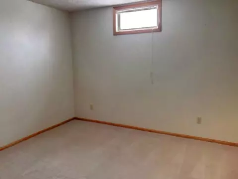 2114 8th Ave E, Williston, ND 58801 photo 22