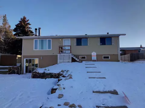 2114 8th Ave E, Williston, ND 58801 photo 1