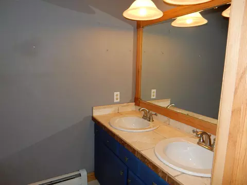 1802 Rose Ln, Williston, ND 58801 photo 21