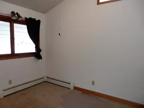 1802 Rose Ln, Williston, ND 58801 photo 16