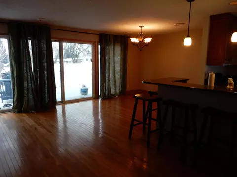 1802 Rose Ln, Williston, ND 58801 photo 3