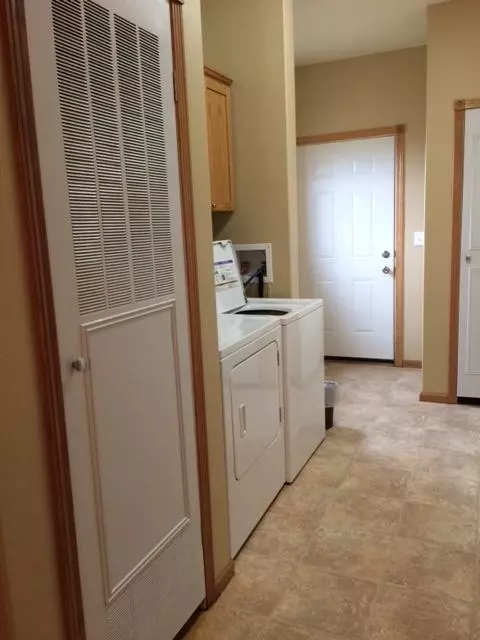 4829 Southview St, Williston, ND 58801 photo 2