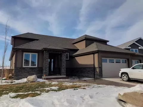 1535 Creekside Dr W, Williston, ND 58801 photo 2