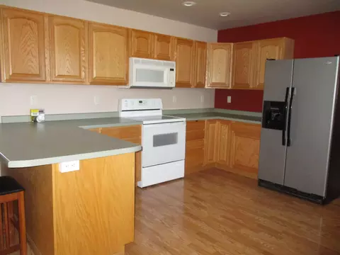 1105 Knoll St, Williston, ND 58801 photo 3