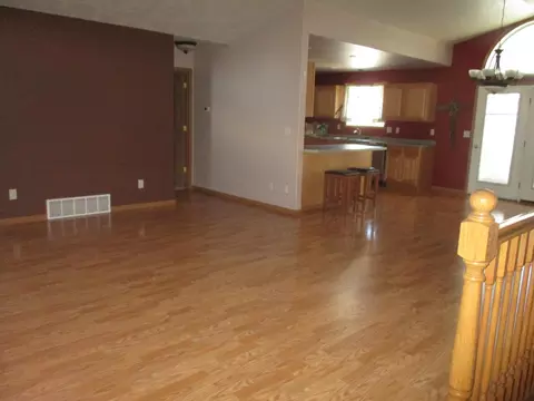 1105 Knoll St, Williston, ND 58801 photo 8
