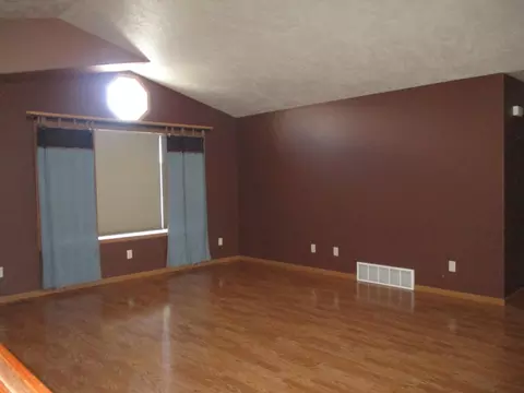 1105 Knoll St, Williston, ND 58801 photo 6