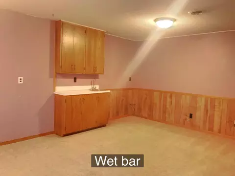 1818 Crest St, Williston, ND 58801 photo 26