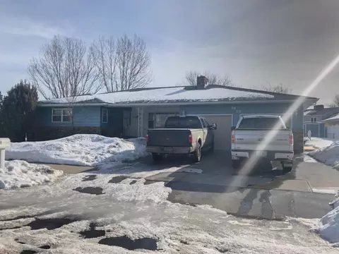 1818 Crest St, Williston, ND 58801 photo 2