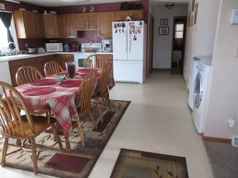 2124 6th Ave E, Williston, ND 58801 photo 8
