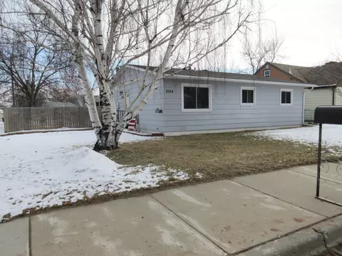 2124 6th Ave E, Williston, ND 58801 photo 1