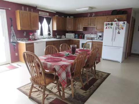 2124 6th Ave E, Williston, ND 58801 photo 4