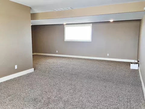 13352 Yellowstone Meadow St, Williston, ND 58801 photo 24