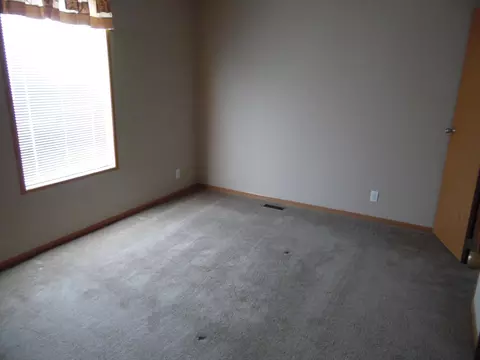 1810 35th St W, Williston, ND 58801 photo 8