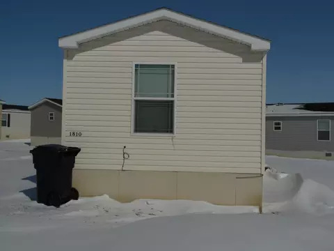 1810 35th St W, Williston, ND 58801 photo 2