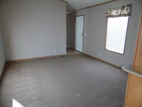 1810 35th St W, Williston, ND 58801 photo 5