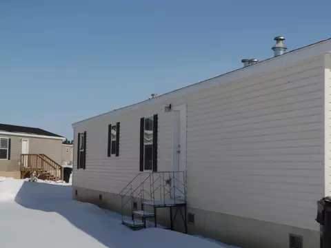 1810 35th St W, Williston, ND 58801 photo 4
