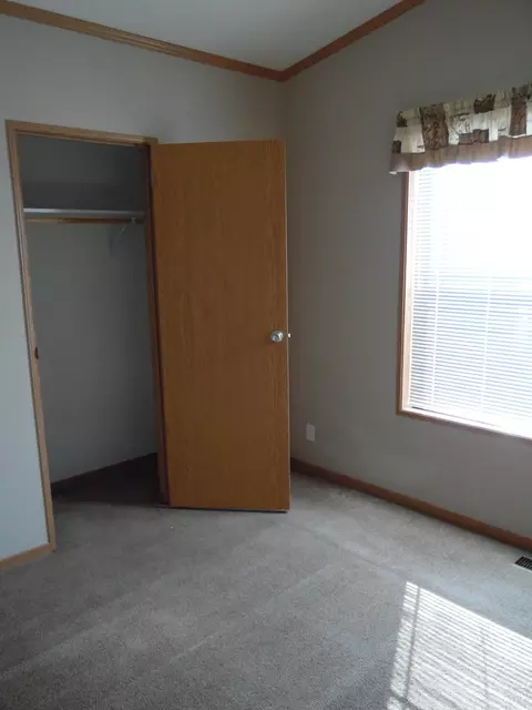 1810 35th St W, Williston, ND 58801 photo 16