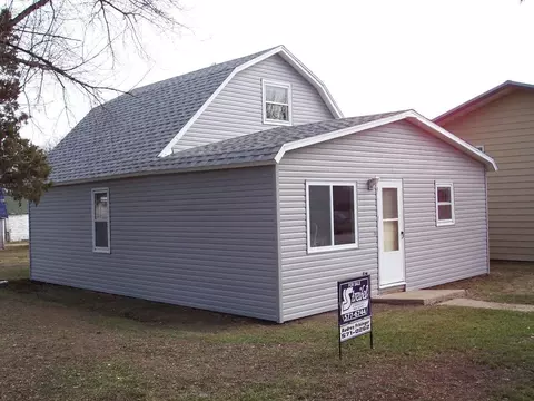 522 9th Ave W, Williston, ND 58801 photo 1