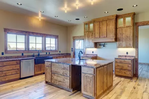 13930 Western Way, Williston, ND 58801 photo 6