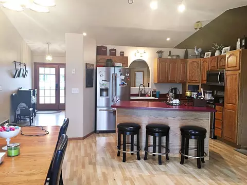 2414 13th Ave W, Williston, ND 58801 photo 11