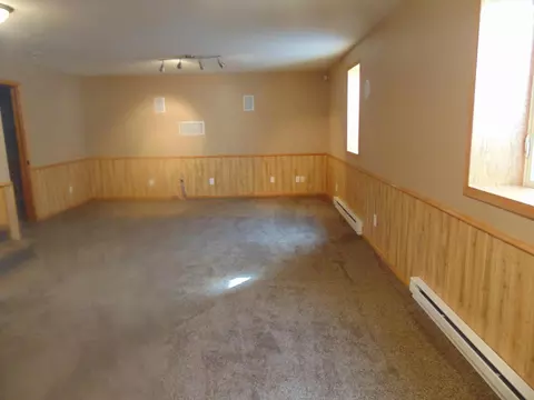 14727 Mortenson St, Williston, ND 58801 photo 9