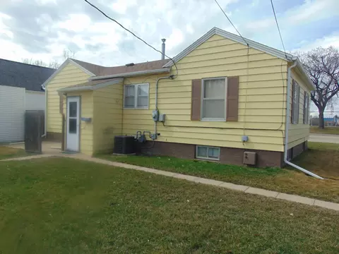 1130 Main St, Williston, ND 58801 photo 3